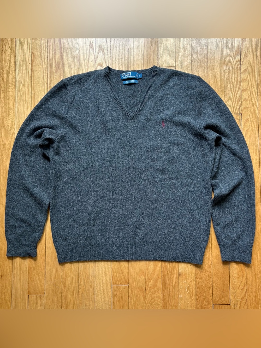 Vintage Polo Ralph Lauren Men’s V-Neck Sweater 100% Lambs Wool Large Gray Solid